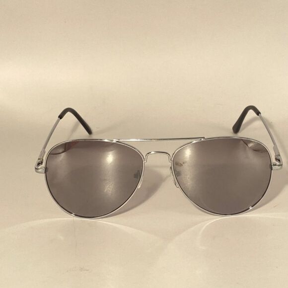 1026 Silver Aviator Sunglasses Grey Mirrored Lenses NWOT - Picture 2 of 8